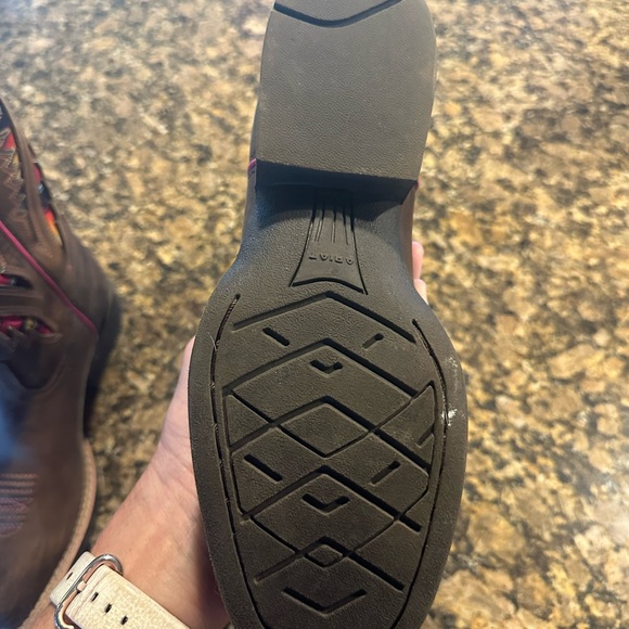 Ariat girls boots - Picture 4 of 5